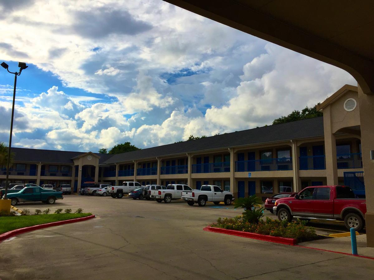 Americas Best Value Inn & Suites Mont Belvieu Houston Eldon Exterior foto
